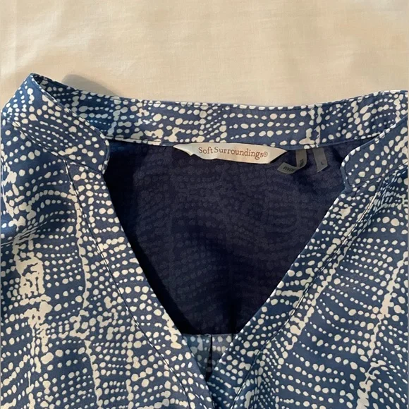 COPY - 👚 SOFT SURROUNDINGS L Ombré Tunic. Abstract blue and white dot print. 👚 - Picture 11 of 11